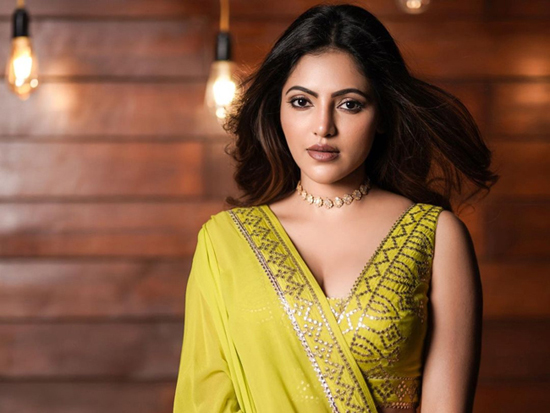 Stellar Looks Of Athulyaa Ravi